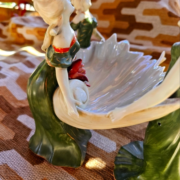 Vintage Nymphs Seashell Dish - Picture 5 of 6